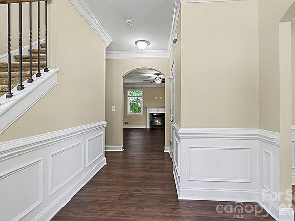 5th image of 3042 Collin House Dr