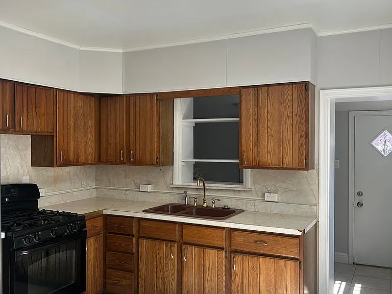 2405 N 17th St — Photo 15