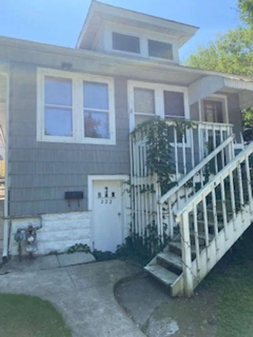 222 Cass St photo 1
