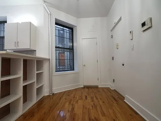 Rented by Bond New York | media 16