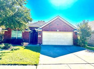 9008 Winding River Dr, Fort Worth, TX 76118