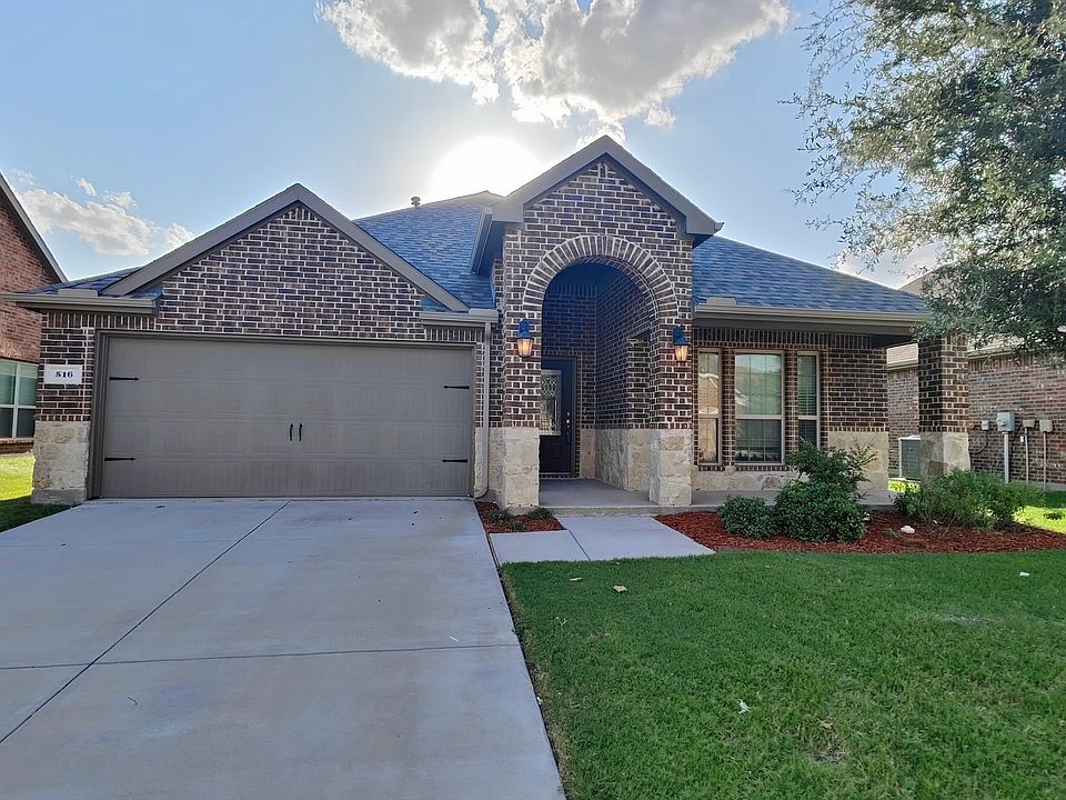 1st image of 516 Rustic Oak Ln