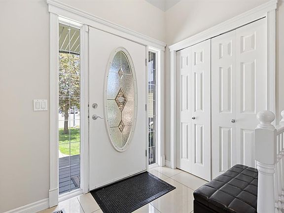 4th image of 331 E Millview Bay SW