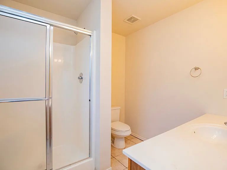 610 Maplewood Dr — Photo 15
