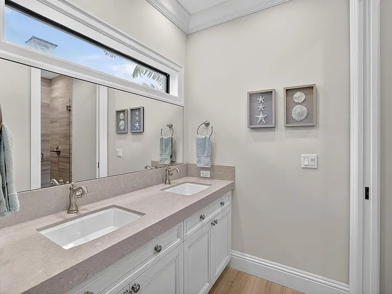 2425 Delmar Pl — Photo 45