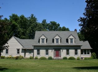 36 Robbins Rd, New Hartford, CT 06057