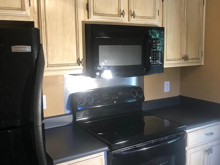 983 Birch Ct — Photo 3