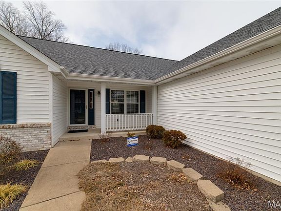 4th image of 513 Crown Passage Dr