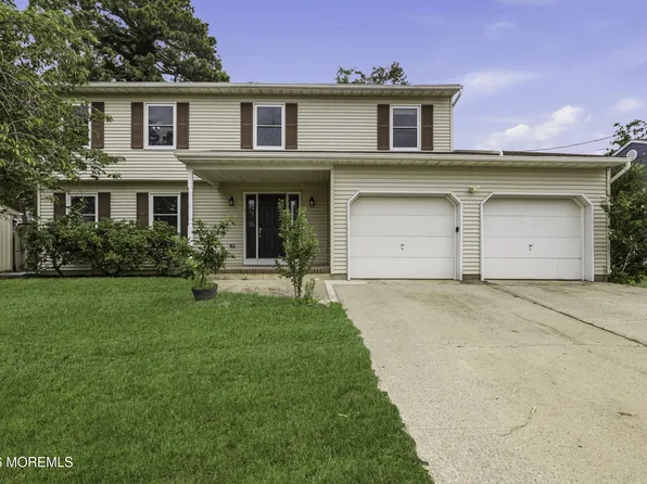 829 Mizzen Avenue, Beachwood, NJ 08722
