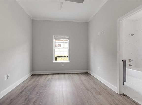 5th image of 2709-11 Magnolia St