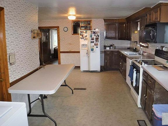 5th image of 12 Harts Rd