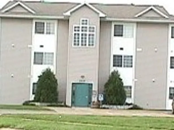 2434 Lakeside Dr, Iowa City, IA