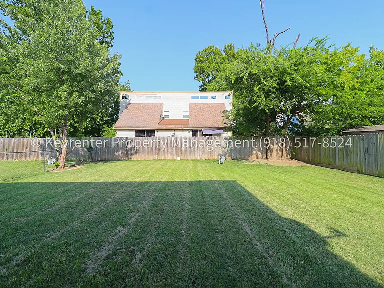 9134 E 24th St — Photo 6