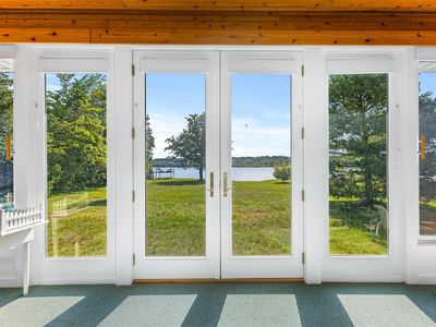3275 S Sunrise Ln, Lake Leelanau, MI, 49653