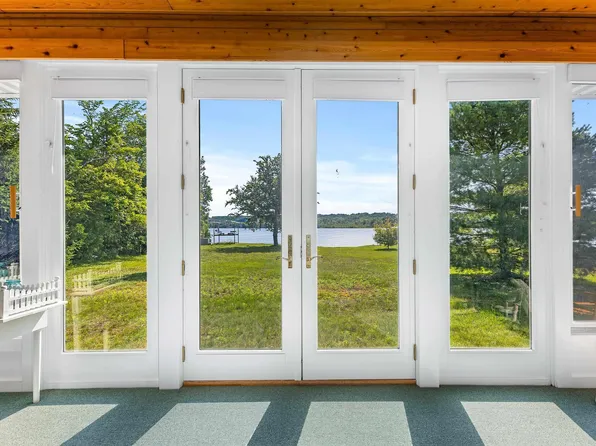 3275 S Sunrise Ln, Lake Leelanau, MI 49653
