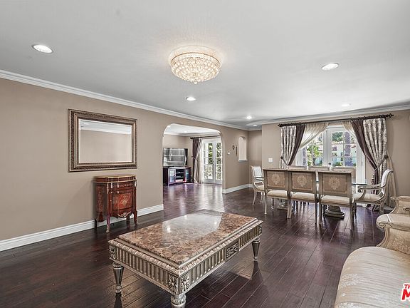 5th image of 2027 Manning Ave