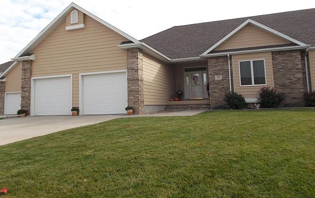 1st image of 411 Rosewood Cir #4