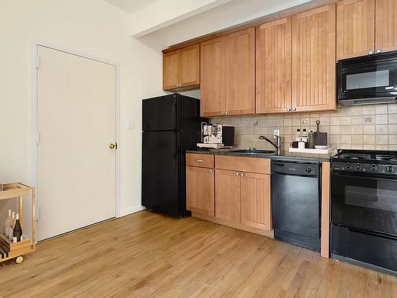 2nd image of 68 Maspeth Ave APT 3A