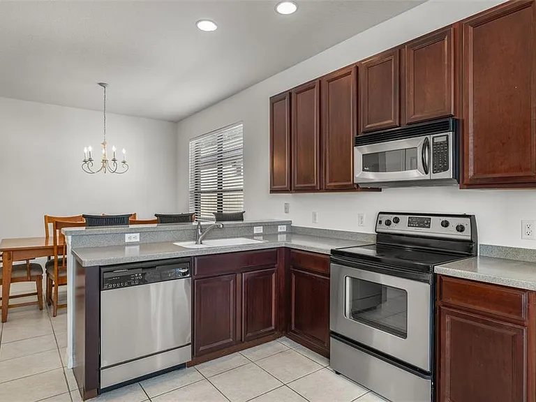 5808 Hidden Falls Ln — Photo 12