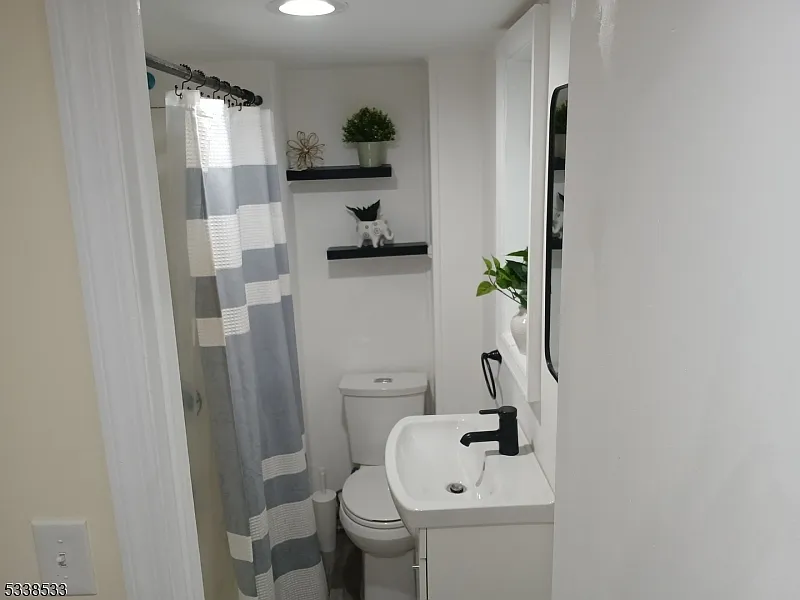 Building Photo - 541 Downer St #2