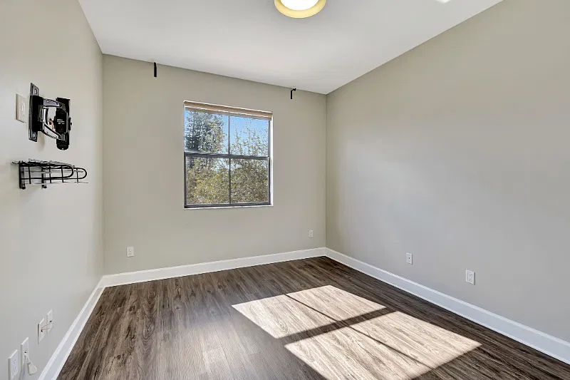 3 bed, 2.5 bath, 1874 sqft, $3,799 — Photo 3