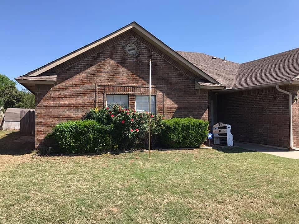 1st image of 625 W Dowden Dr