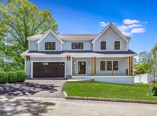 12 Chestnut Rd, Reading, MA 01867