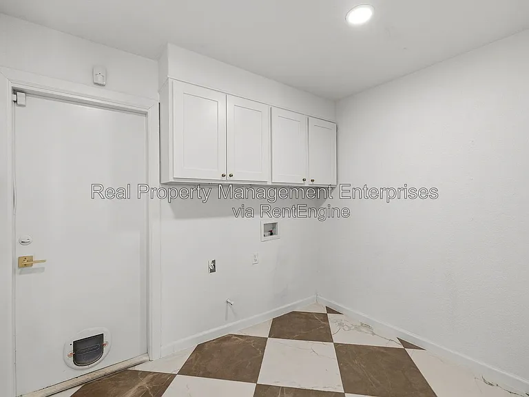 2905 Lamp Post Ln — Photo 31