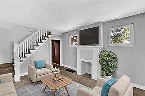 4th image of 1505 Raymond Ave