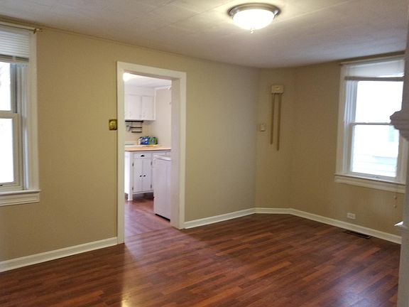 3rd image of 611 N Mulberry St