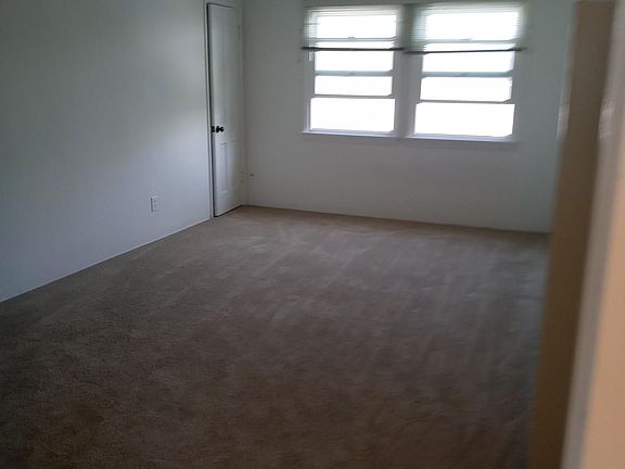 5th image of 4456 Illinois St