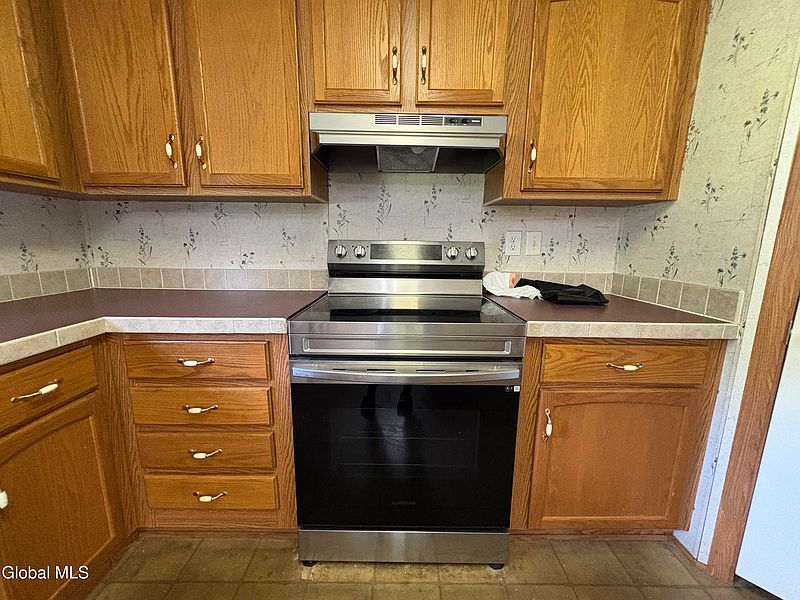 5th image of 707 Tarbell Hill Road