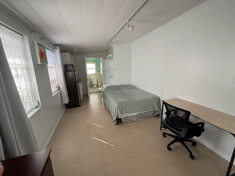 605 E Coast Ave #2 — Photo 1