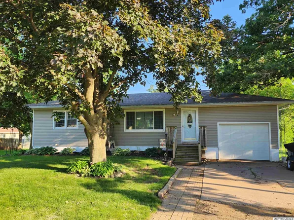 607 2nd Ave NW, Rockford, IA 50468