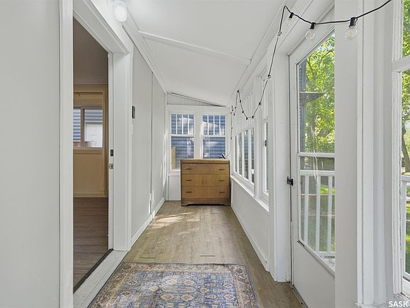 3rd image of 720 Walmer Road