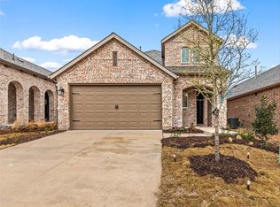 1813 Horseshoe Ln, Van Alstyne, TX 75495