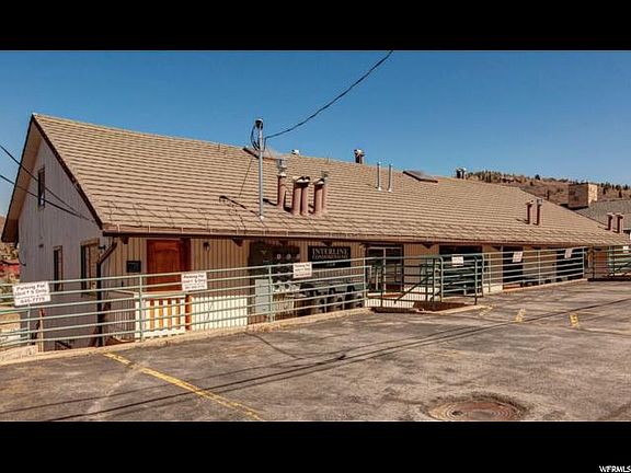 3rd image of 524 Woodside Ave #10