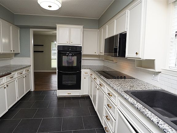 4th image of 606 Queens Rd