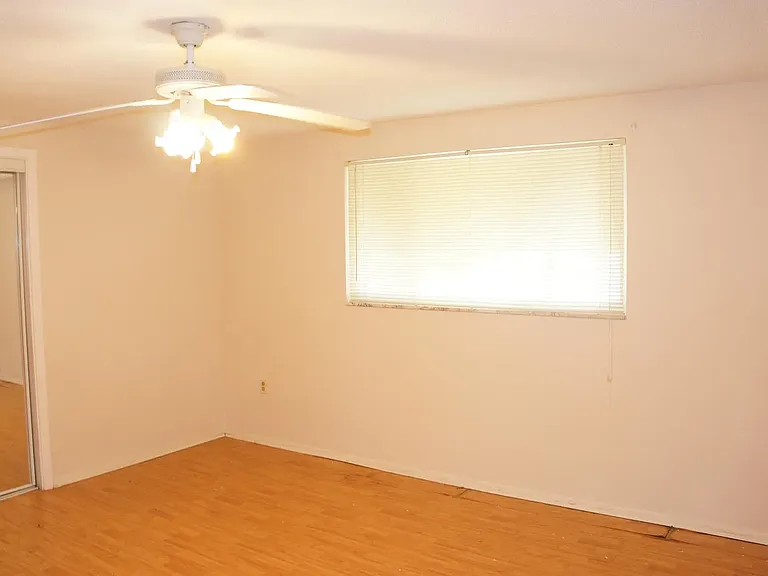 7608 Camelot Rd — Photo 12
