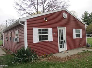 125 N Blackstone Ave, Colon, MI 49040