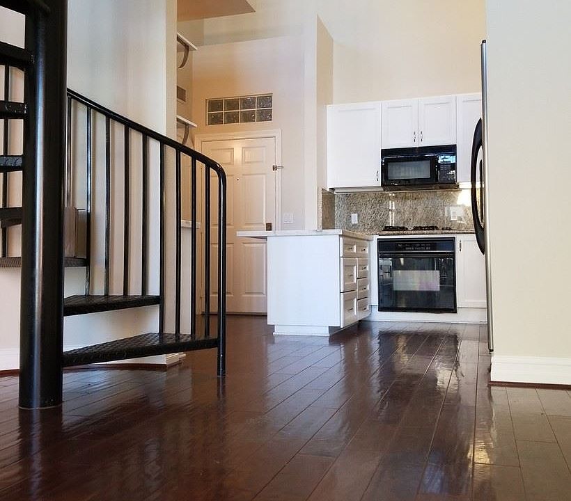 1st image of 525 11th Ave Unit 1505