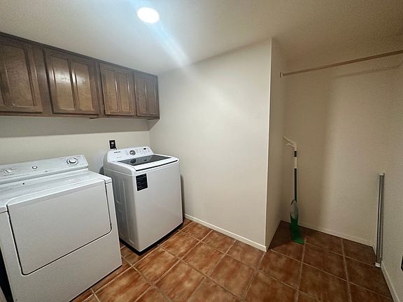 5th image of 1712 Mountain Shadow Dr