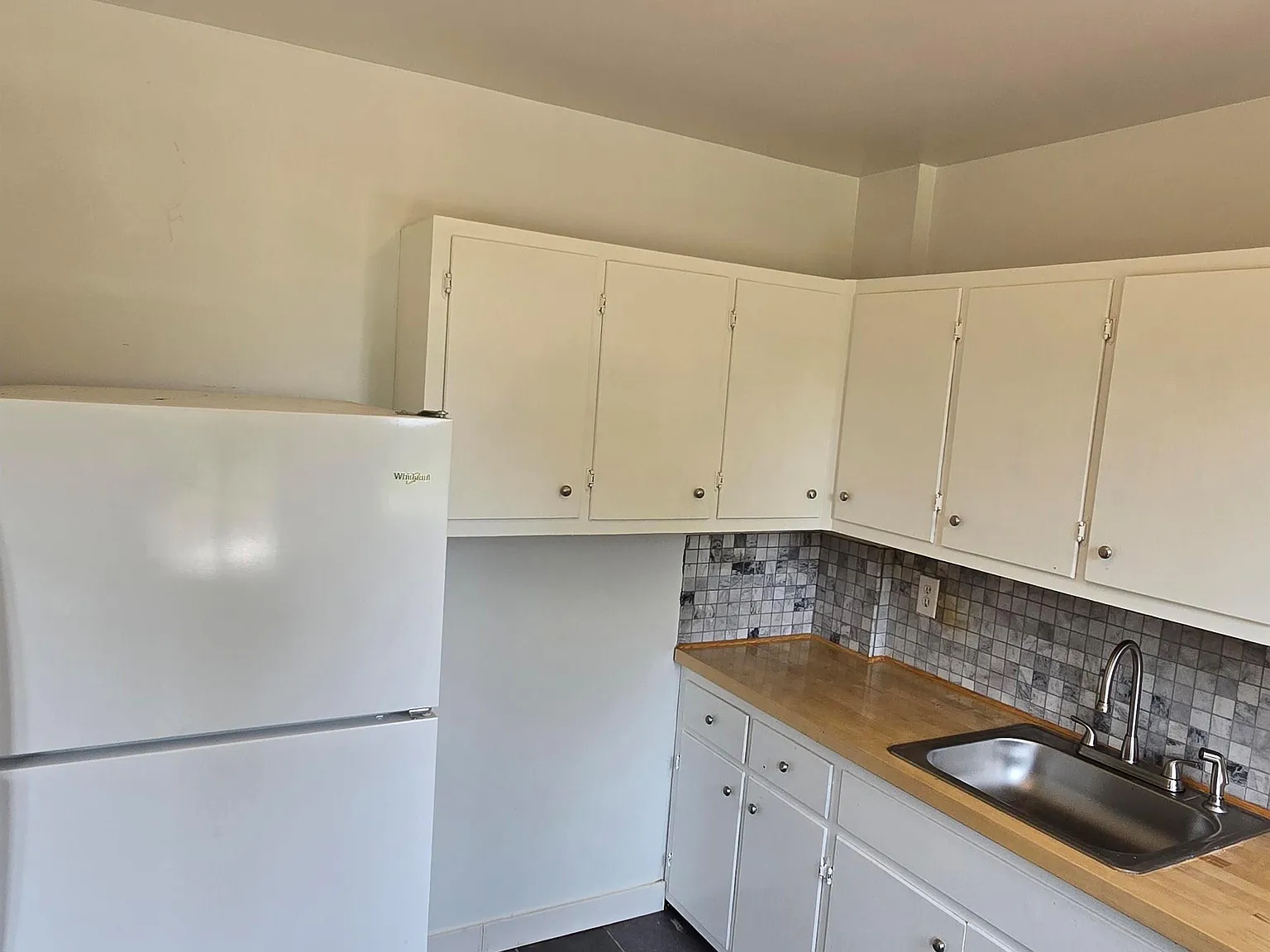 2 bed, $1,200 — Photo 3