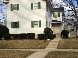 632 N Center St APT 1E, Naperville, IL 60563