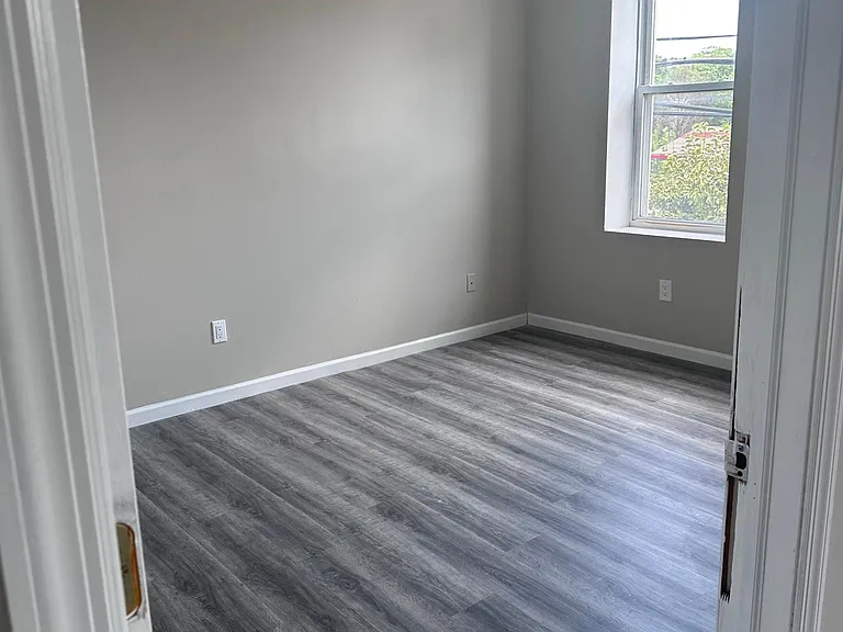 1576 Maple Ave #3 — Photo 10