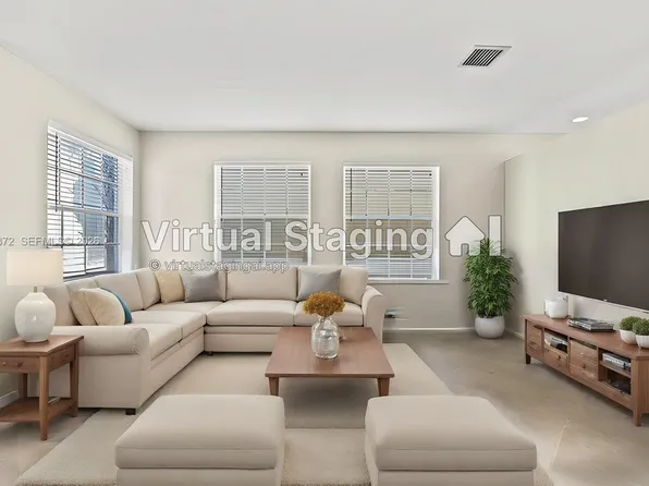 9042 Dupont Pl, Wellington, FL 33414