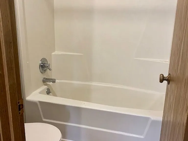 960 Boston Way — Photo 7