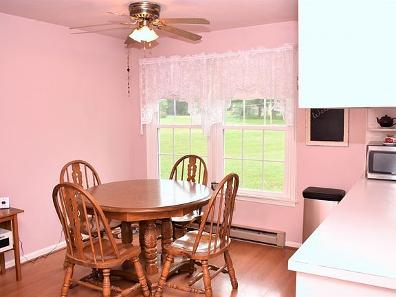 3rd image of 434 Dogwood Ln