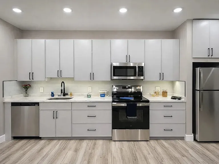 92 N Swan St #101 — Photo 1