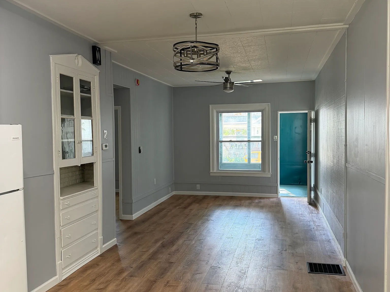 2 bed, 900 sqft, $1,600 — Photo 4